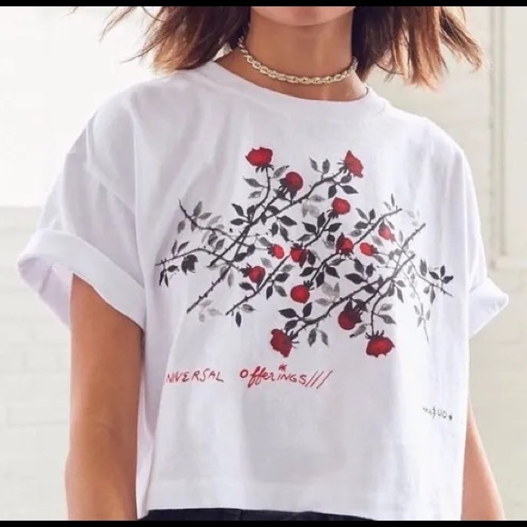 Urban Outfitters (UO) Cropped White Short Sleeve Rose Graphic - Picture 4 of 4